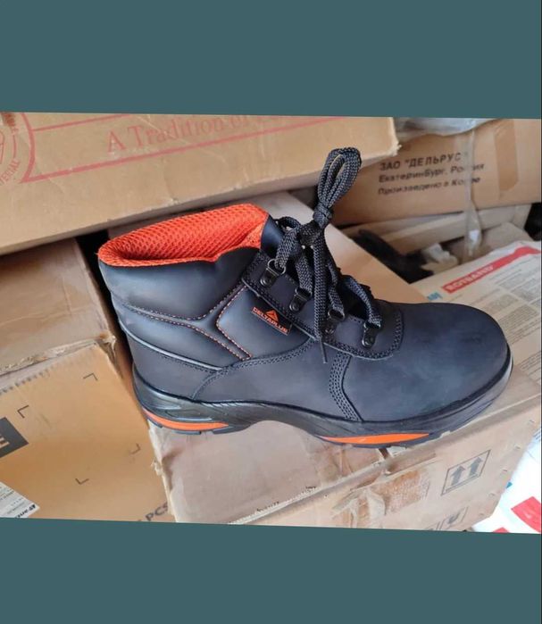 продаю спец. обувь