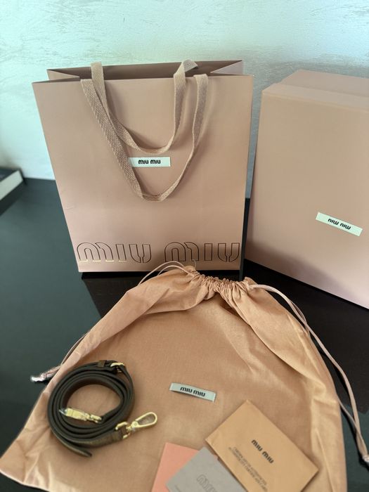 Miu miu ест.велур чанта НАЛИЧНА 399лв