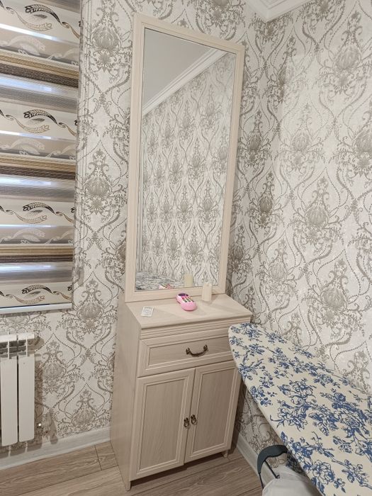 Прихожая мебель с зеркалом