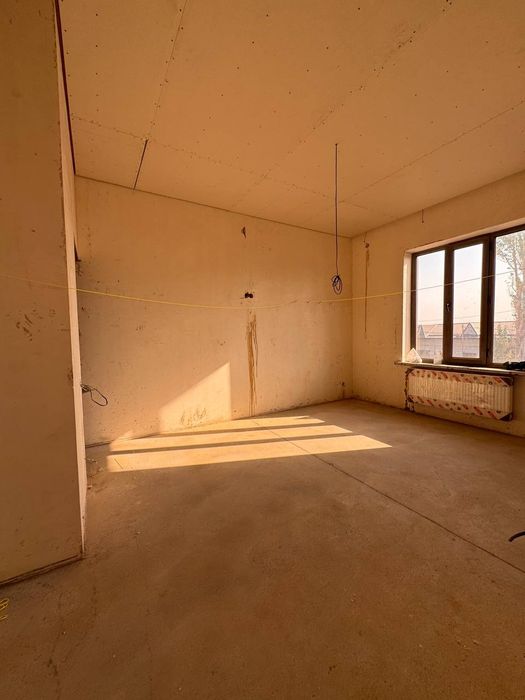 Eshonguzar srochna sotiladi. Srochna sotiladi !!!