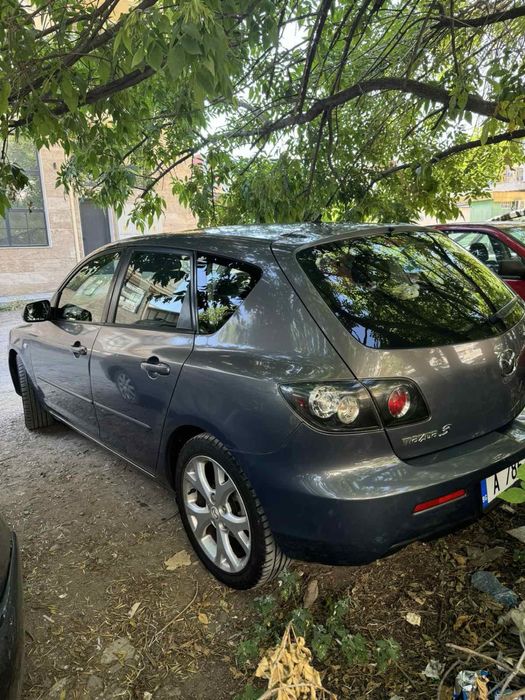 Продавам мазда 3