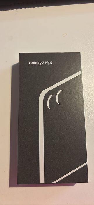 Чисто нов Samsung Galaxy Z Flip7 [512GB] – Запечатан