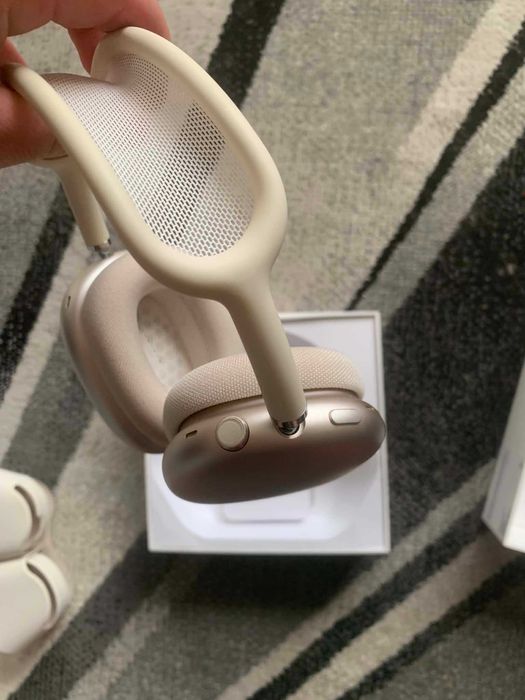 AirPods Max 1 серия Starlight с USB - C чисто нови!