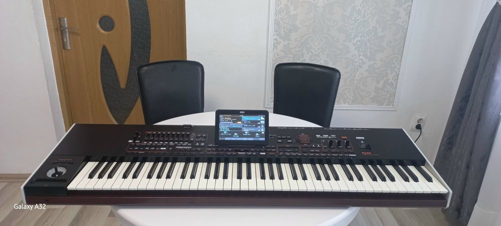 Vând sau schimb cu pa 5x.  korg pa 4x de 76. Adus din italia.stare impecabila.aspect 9,9 din 10.ofer set 2026.nu are Husa.