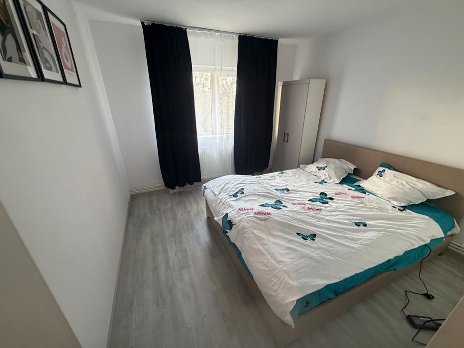 Vând apartament 2 camere decomandat — fotografia 1