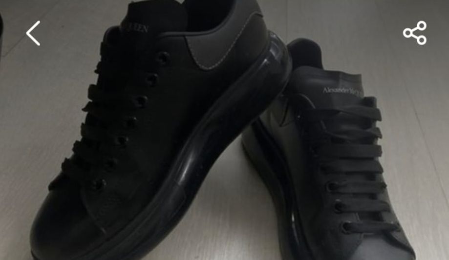 OFERTĂ Pantofi Alexander Mqueen negrii marimea 44