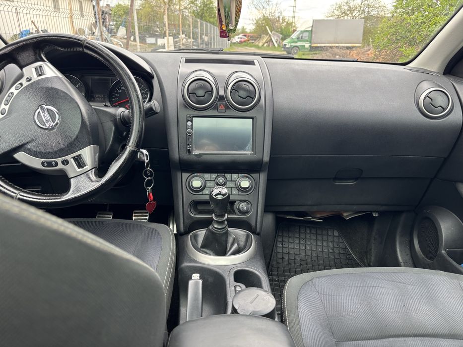 Nissan Qashqai 4x2 panoramic