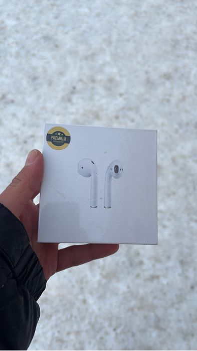 Продается наушник!Цена:3000 доставка-500тг Зарядка в комплекте