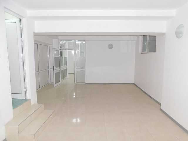 Търговски обект/ салон/ офис/детски център, Център, 190 кв.м.