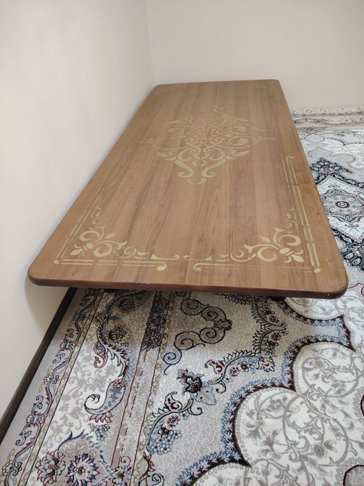 Стол хонтахта сотилади.