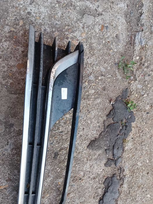 решетка предна броня Passat B7