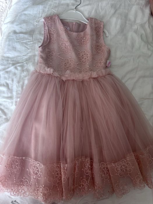 Нарядное платье для девочки