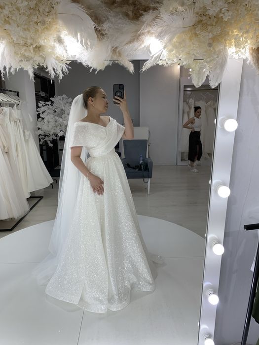 Свадебное платье