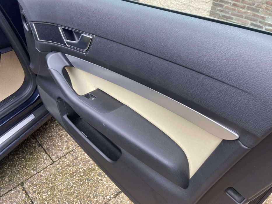 Автомобил Audi A6