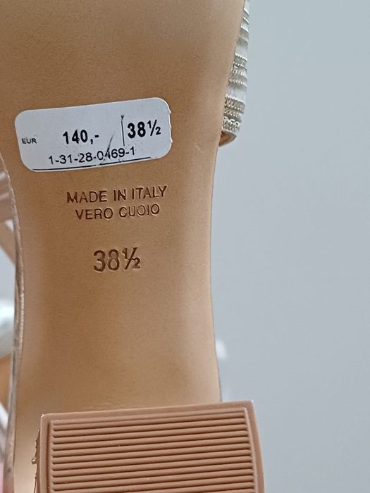 Vând sandale marca " Scarpe Vigneron"