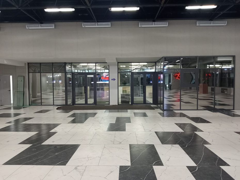 Установка окон витражей