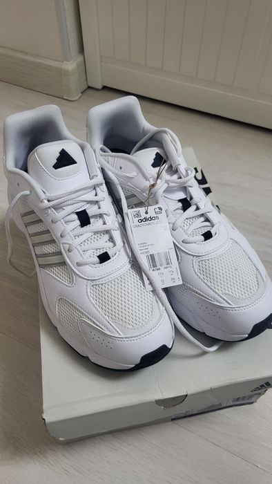 Кроссовка адидас