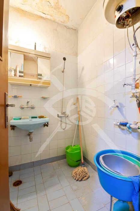 КЛЮЧ В КОМПАНИЯТА ! Тристаен апартамент в жк. Сухата река № 99123