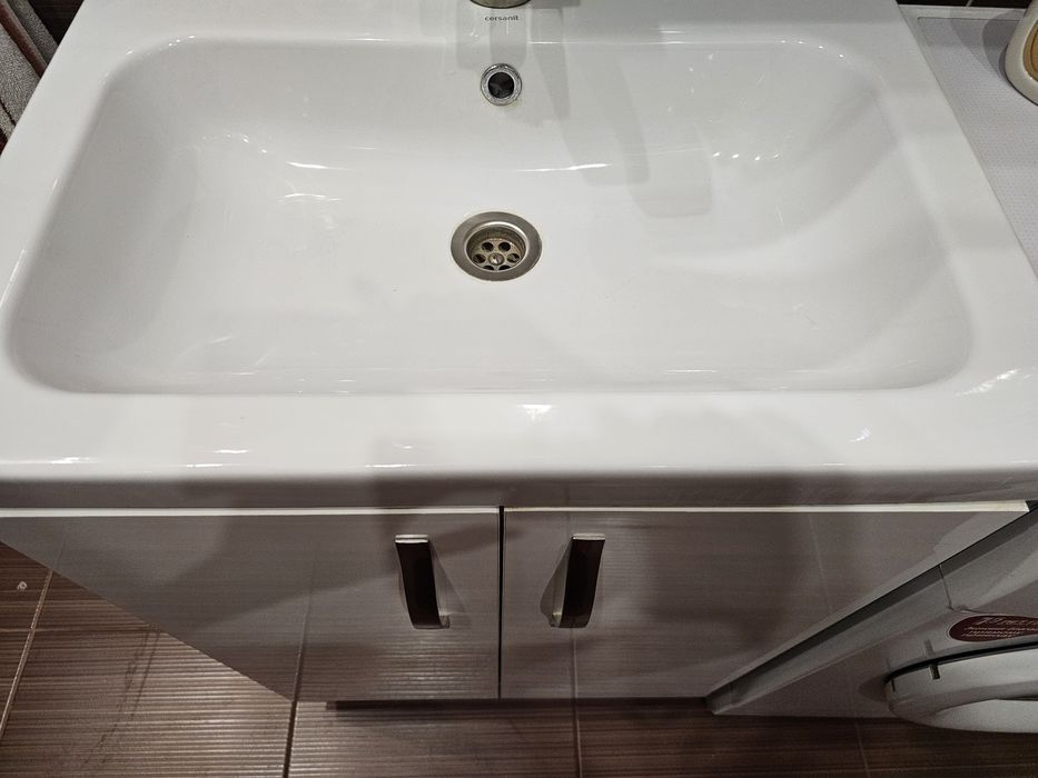 Раковина с тумбой