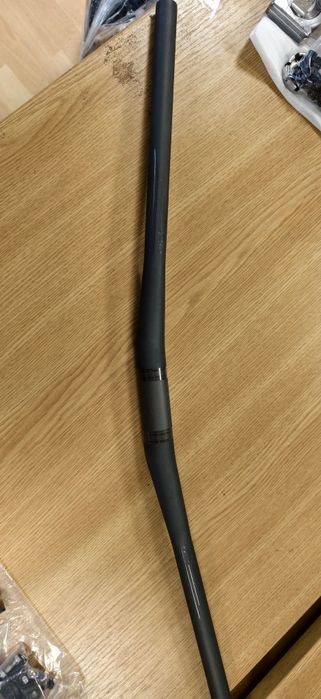 Карбоново кормило SIMPLON  Carbon 31.8x800mm Low Riser 15мм