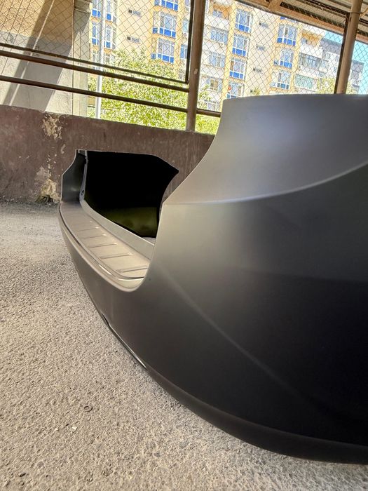 Задний бампер Тойота Сиенна