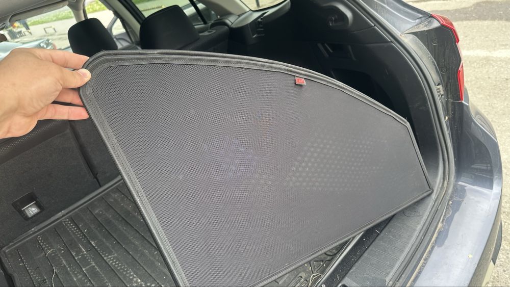 Шторка на subaru autback BS