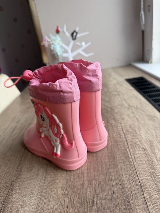 Продам детские сапожки