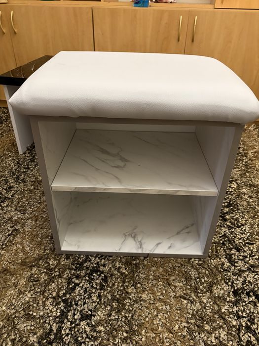Măsuță cafea lux efect marmură neagră și taburet cu depozitare mobilier modern elegant pentru living birou apartament stare bună design premium