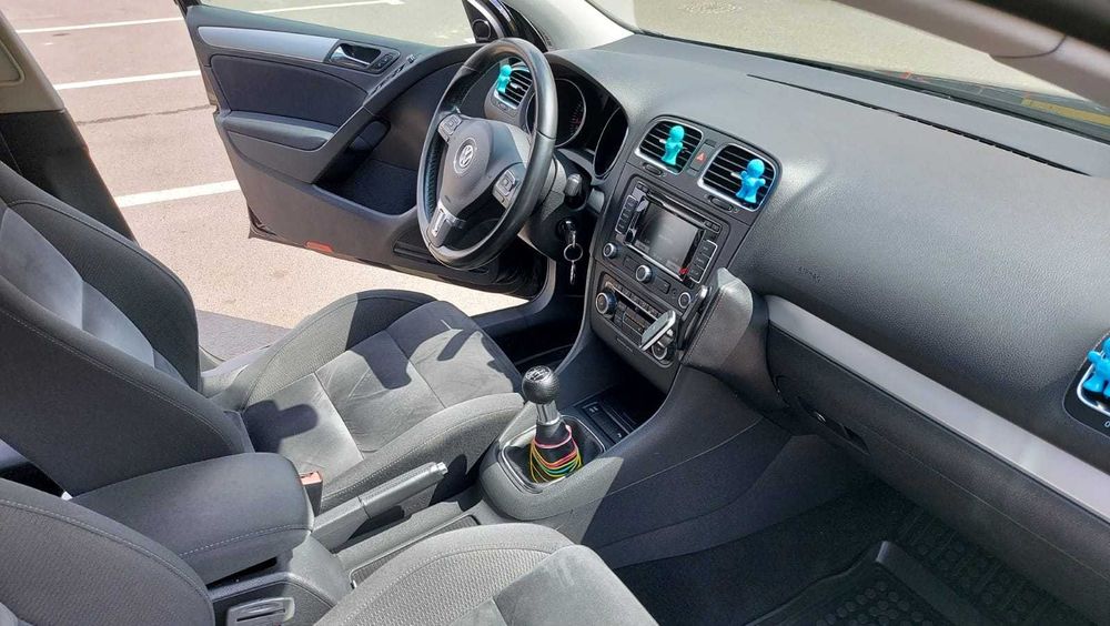 VOLKSWAGEN Golf 2010 — imagine 1