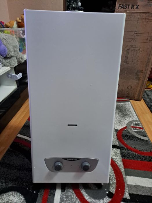 Încălzitor de apa pe gaz