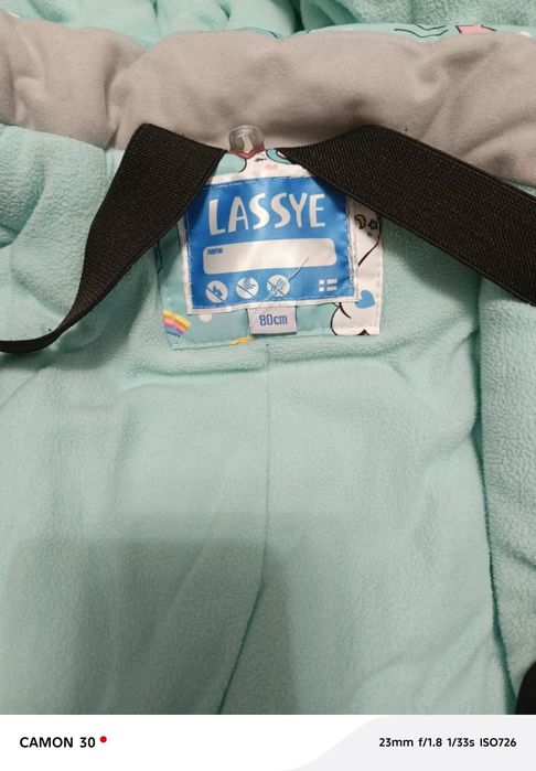 Продам комбинезон зимний на девочку