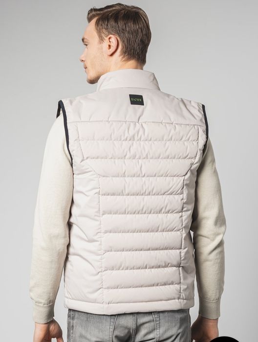 Продавам чисто нов елек BOSS GREEN размер L