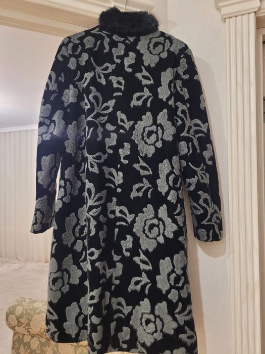 Продам пальто ,Астрия