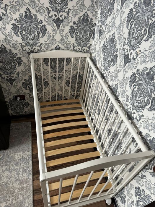 Продам детскую кроватку