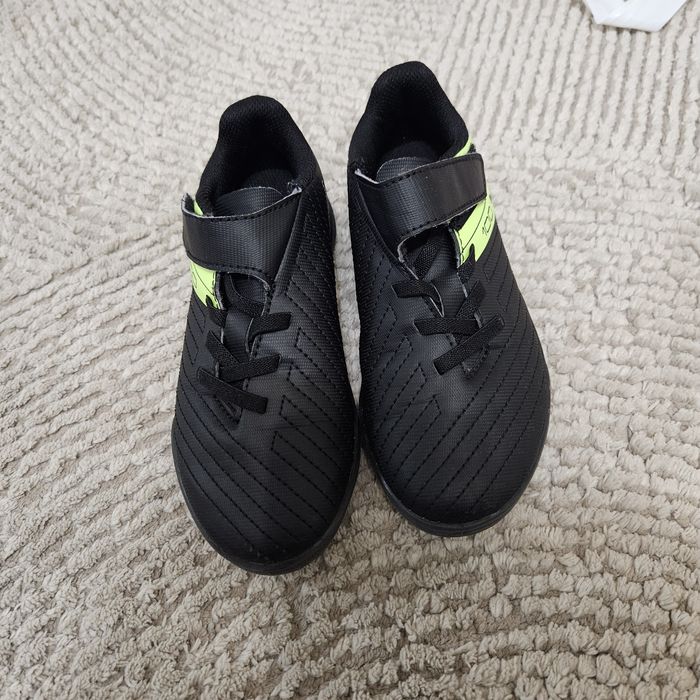 Футболни бутонки