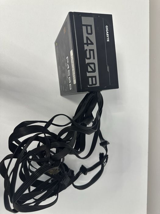 Sursa Gigabyte P450B (450W, 80+ Bronze)