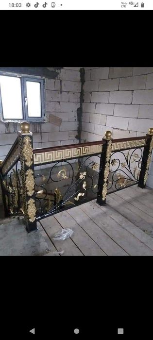 Balcoane și balustrada din fier forjat