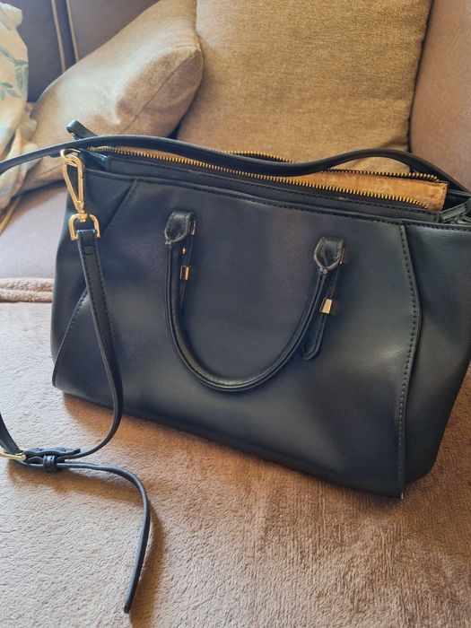 Дамска чанта Guess