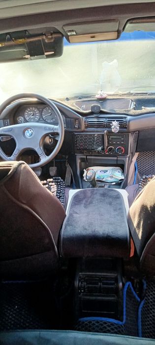 Продам машину БМВ е34 1991 года.