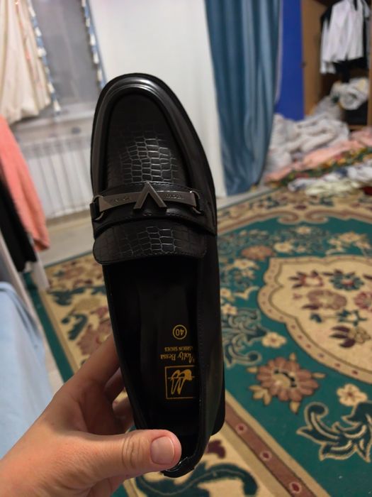 Продам туфли лоферы