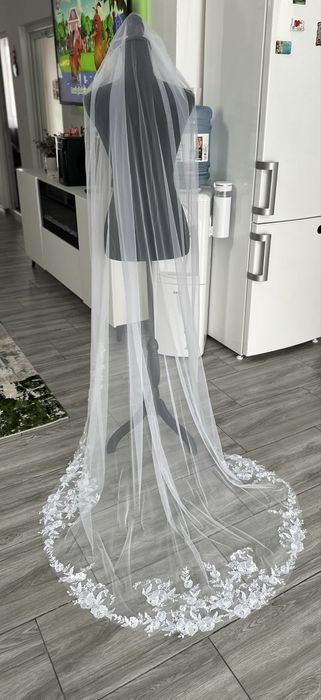 Voal pentru mireasa alb si bej