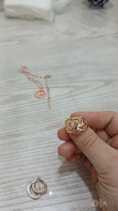 Продам бижутерию+ремешок стекло для часов