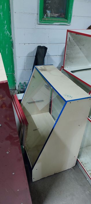 Продам б/у торговые полки для магазина.
