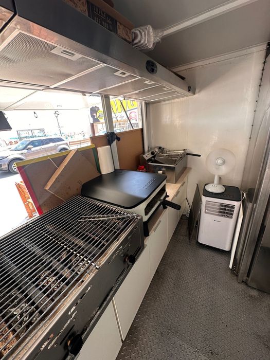 Food Truck Rulota Echipata Complet