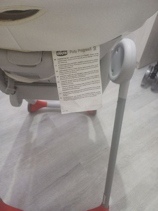 Продаётся фирменный кормления стульчик Chicco Polly progress 6в1