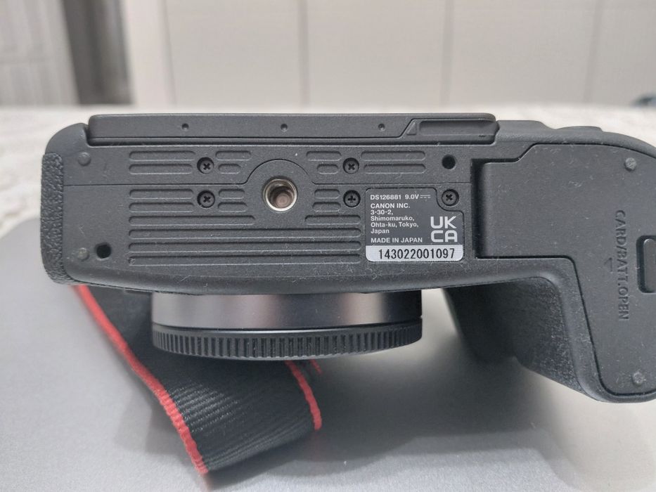 Продам Canon EOS R8 Body