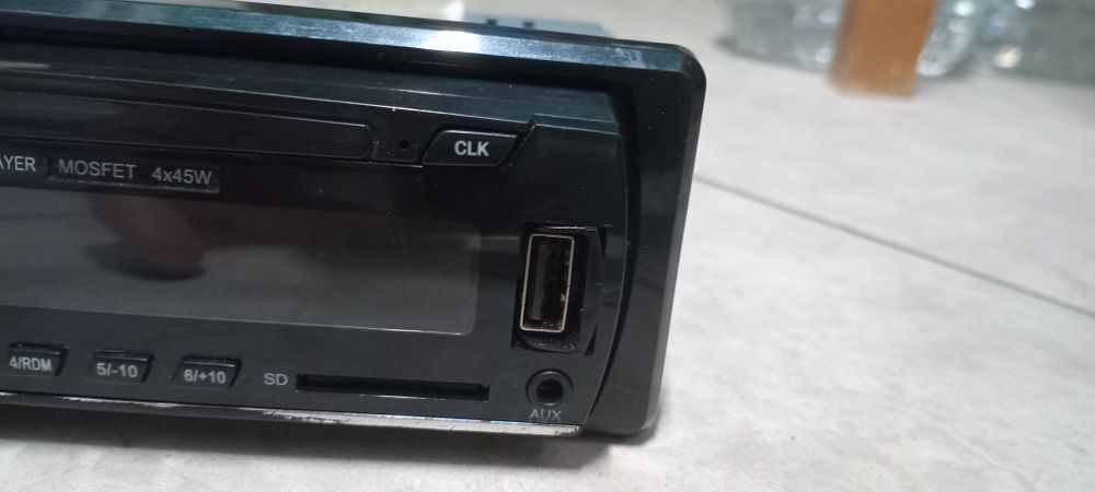 Радио с Bluetooth 4x45w