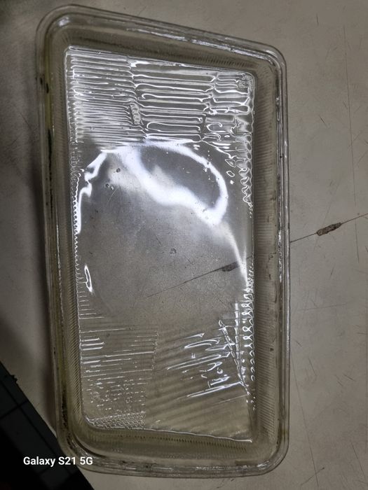 Продам стекла фар