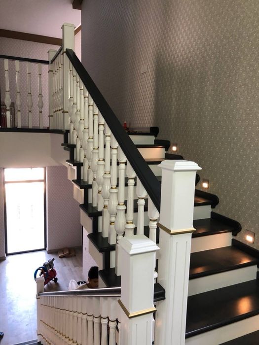 Eshik ,zinapoya va mebel hizmatlari
