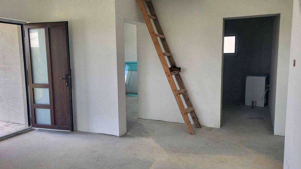 De vanzare casa semifinisata 101 mp Cihei, teren 428 mp neimprejmuit